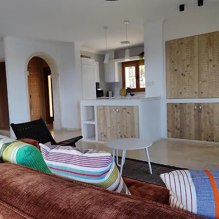 Casa Luna Blanc Педрегер