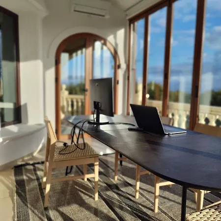 Casa Luna Blanc * Педрегер